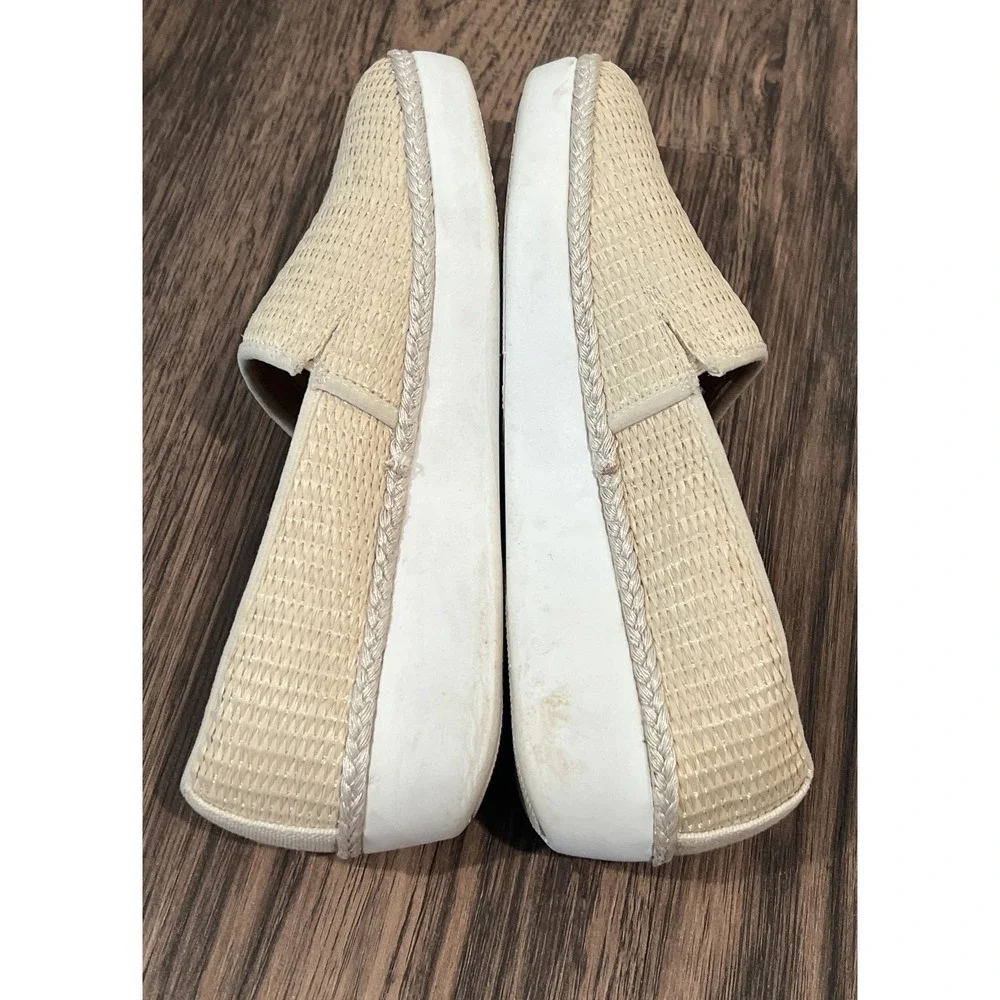 Fitflop Womens  ivory embossed Fashion Loafers Shoes Size 9 Stile CU9-031